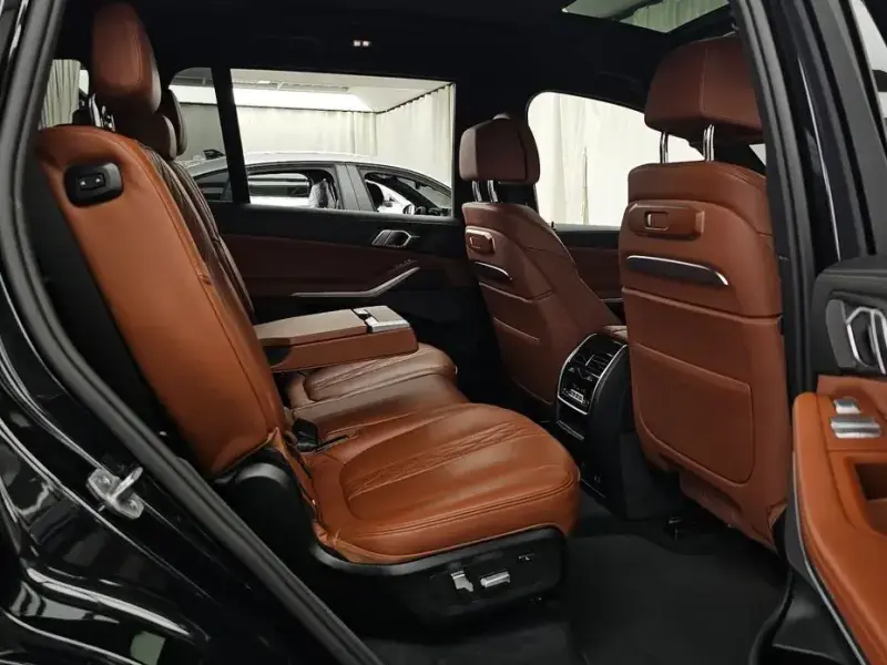 2025 BMW X7 с пробегом 16 542 км