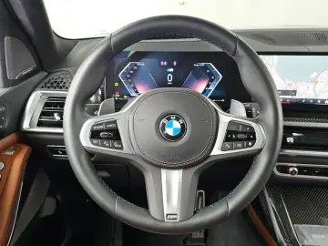 2025 BMW X7 с пробегом 16 542 км