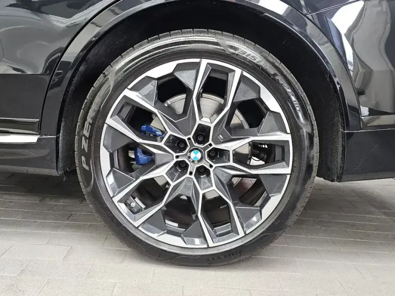 2025 BMW X7 с пробегом 16 542 км