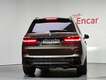 2025 BMW X7 с пробегом 19 508 км