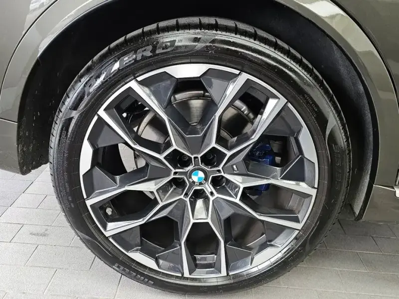 2025 BMW X7 с пробегом 19 508 км