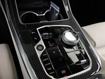 2025 BMW X7 с пробегом 19 508 км