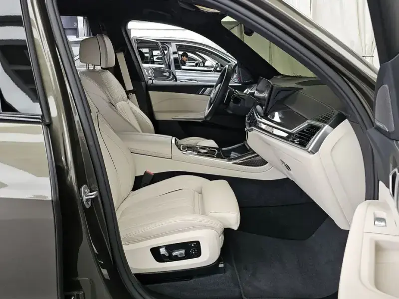 2025 BMW X7 с пробегом 19 508 км