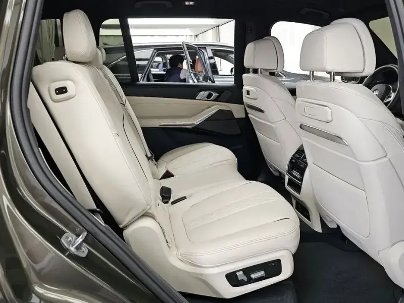 2025 BMW X7 с пробегом 19 508 км