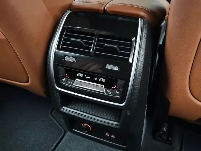 2025 BMW X7 с пробегом 16 542 км