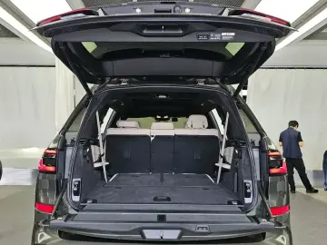 2025 BMW X7 с пробегом 19 508 км