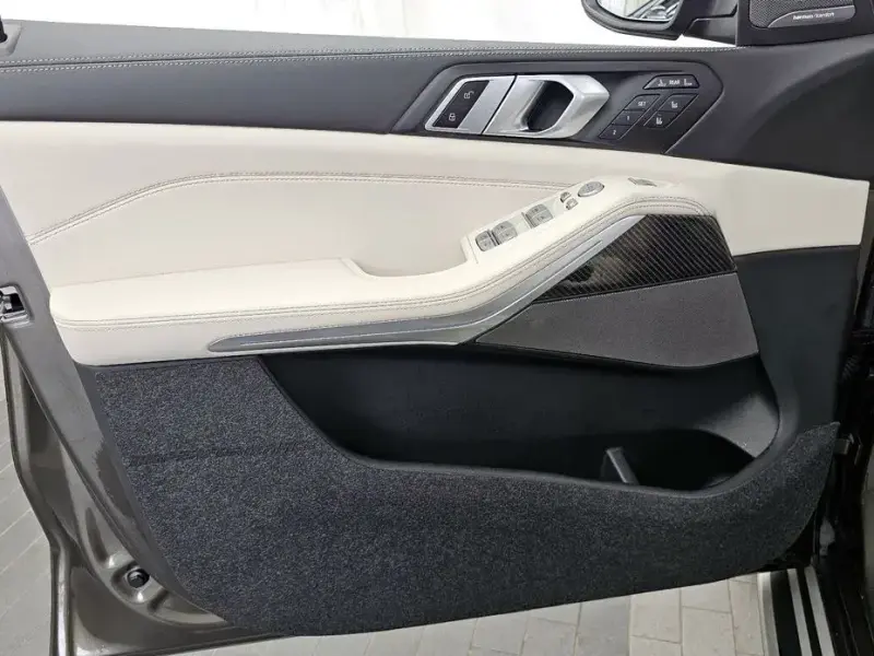2025 BMW X7 с пробегом 19 508 км