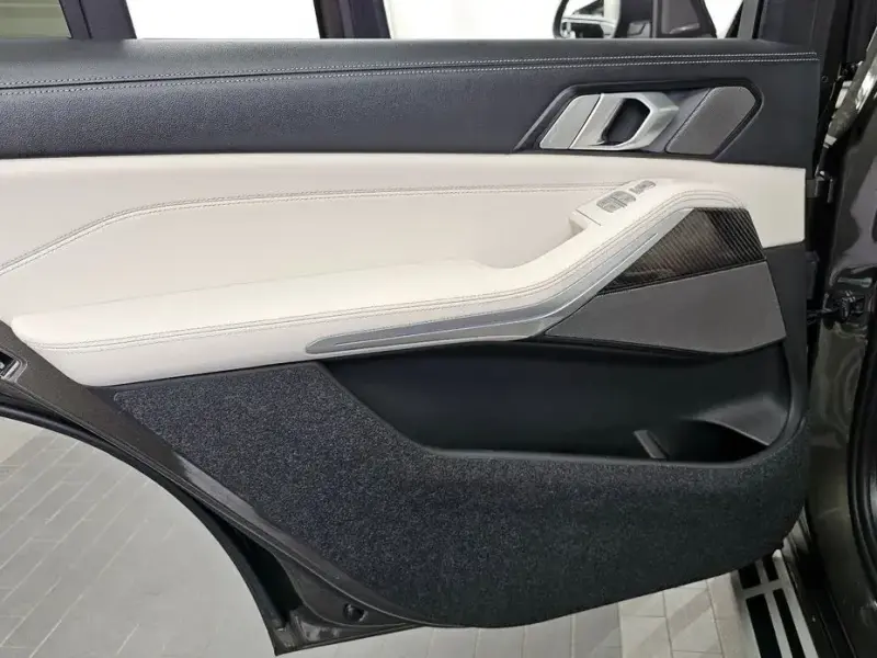 2025 BMW X7 с пробегом 19 508 км