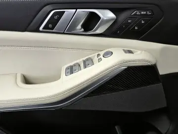 2025 BMW X7 с пробегом 19 508 км
