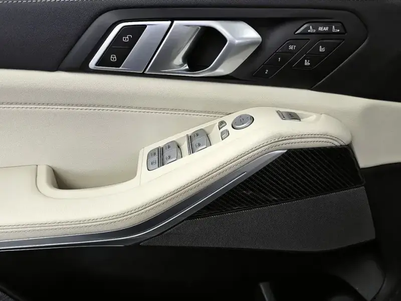 2025 BMW X7 с пробегом 19 508 км