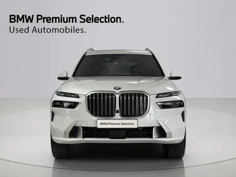 2025 BMW X7 с пробегом 8 980 км