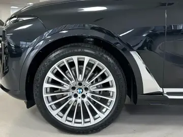 2025 BMW X7 с пробегом 4 282 км