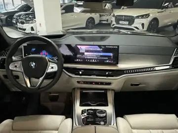 2025 BMW X7 с пробегом 4 282 км