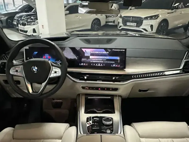 2025 BMW X7 с пробегом 4 282 км