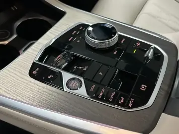 2025 BMW X7 с пробегом 4 282 км