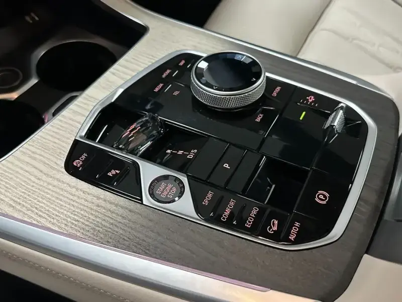 2025 BMW X7 с пробегом 4 282 км