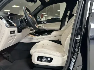 2025 BMW X7 с пробегом 4 282 км