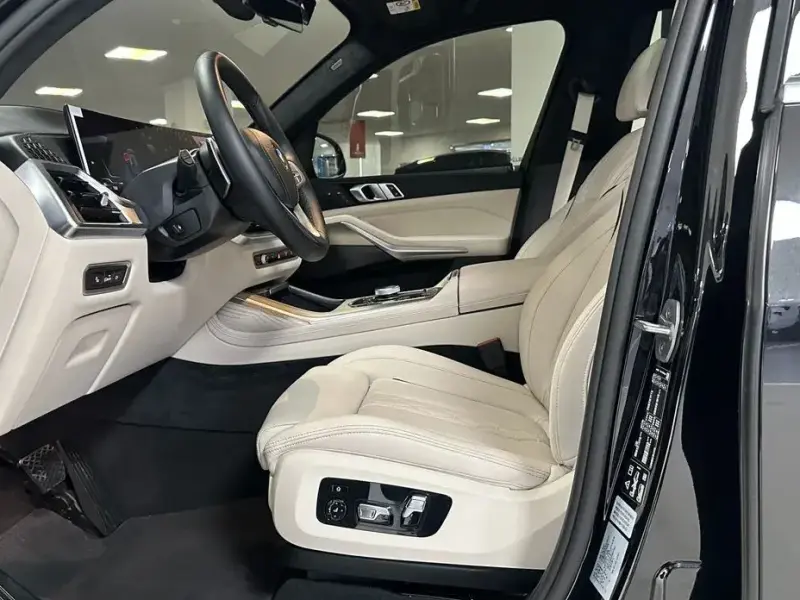 2025 BMW X7 с пробегом 4 282 км
