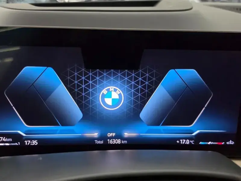 2025 BMW X7 с пробегом 16 306 км