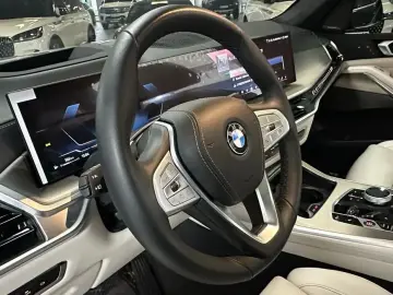 2025 BMW X7 с пробегом 4 282 км