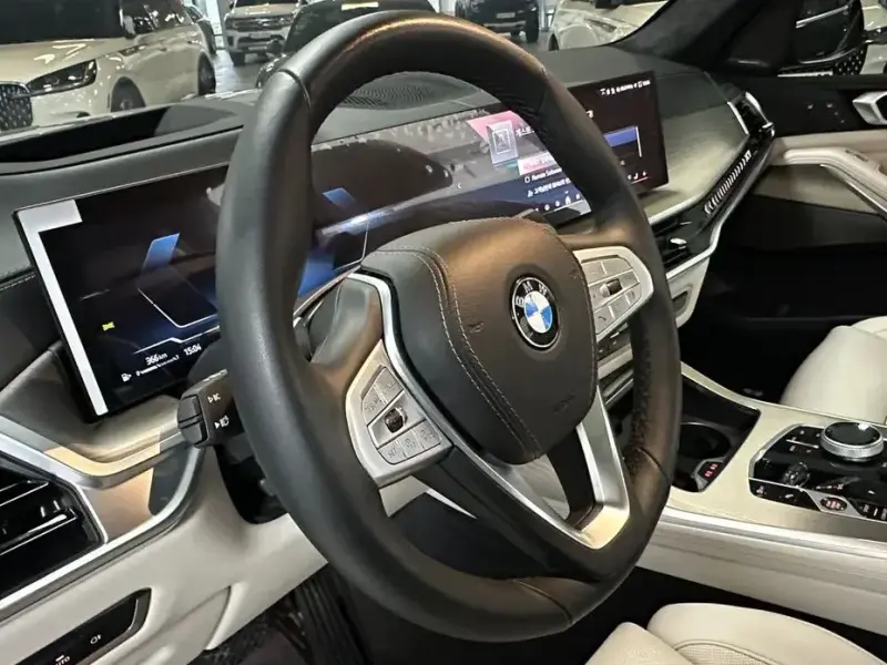2025 BMW X7 с пробегом 4 282 км