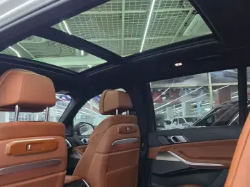 2025 BMW X7 с пробегом 16 306 км