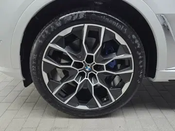 2025 BMW X7 с пробегом 20 790 км