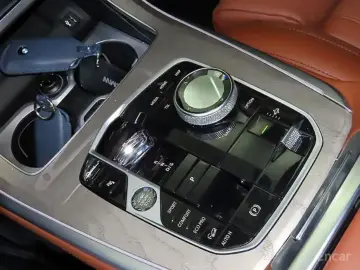 2024 BMW X7 с пробегом 33 001 км