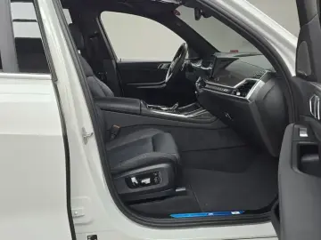 2025 BMW X7 с пробегом 20 790 км