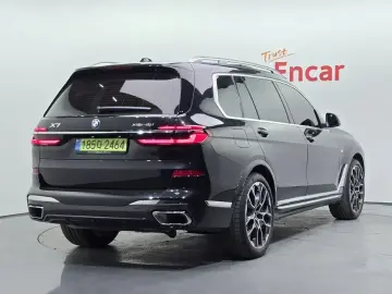 2025 BMW X7 с пробегом 4 438 км