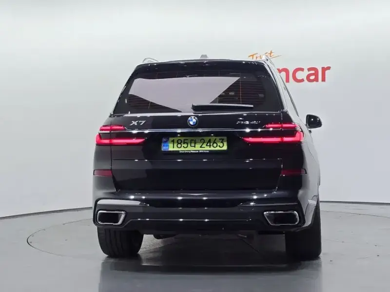 2025 BMW X7 с пробегом 4 221 км