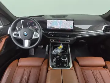 2025 BMW X7 с пробегом 4 438 км