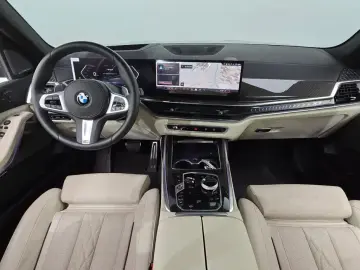 2025 BMW X7 с пробегом 4 221 км