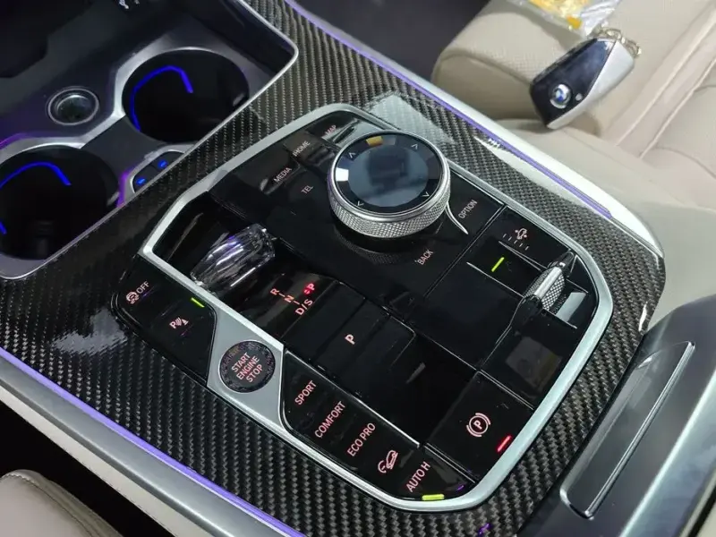 2025 BMW X7 с пробегом 4 221 км