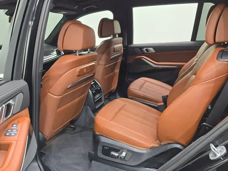 2025 BMW X7 с пробегом 4 438 км