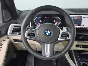 2025 BMW X7 с пробегом 4 221 км