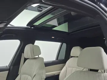 2025 BMW X7 с пробегом 4 221 км