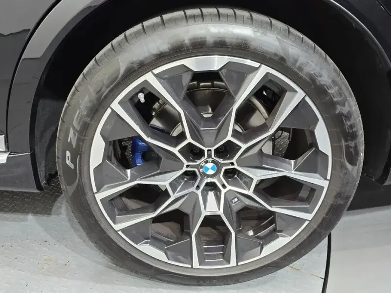 2025 BMW X7 с пробегом 4 221 км