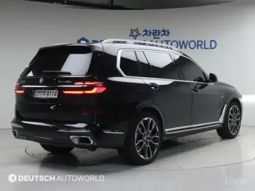 2025 BMW X7 с пробегом 10 982 км