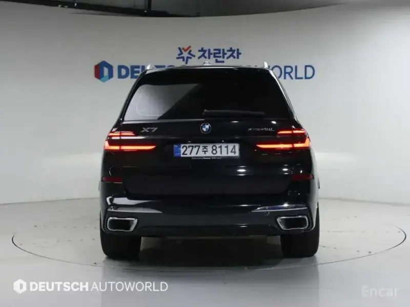 2025 BMW X7 с пробегом 10 982 км