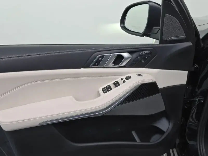 2025 BMW X7 с пробегом 4 221 км