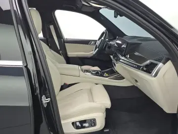 2025 BMW X7 с пробегом 4 221 км