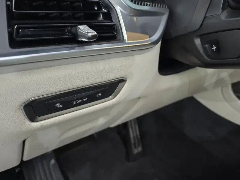 2025 BMW X7 с пробегом 4 221 км