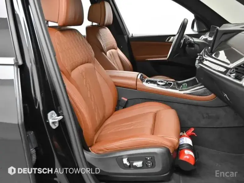 2025 BMW X7 с пробегом 10 982 км