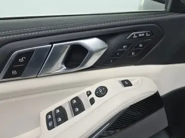 2025 BMW X7 с пробегом 4 221 км