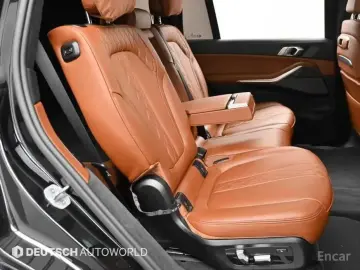 2025 BMW X7 с пробегом 10 982 км