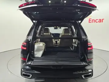 2025 BMW X7 с пробегом 4 221 км