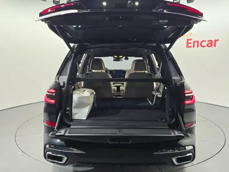 2025 BMW X7 с пробегом 4 221 км