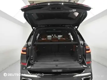 2025 BMW X7 с пробегом 10 982 км