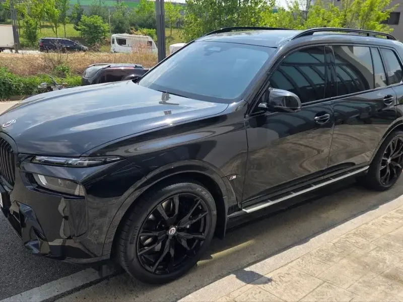 2025 BMW X7 с пробегом 5 000 км